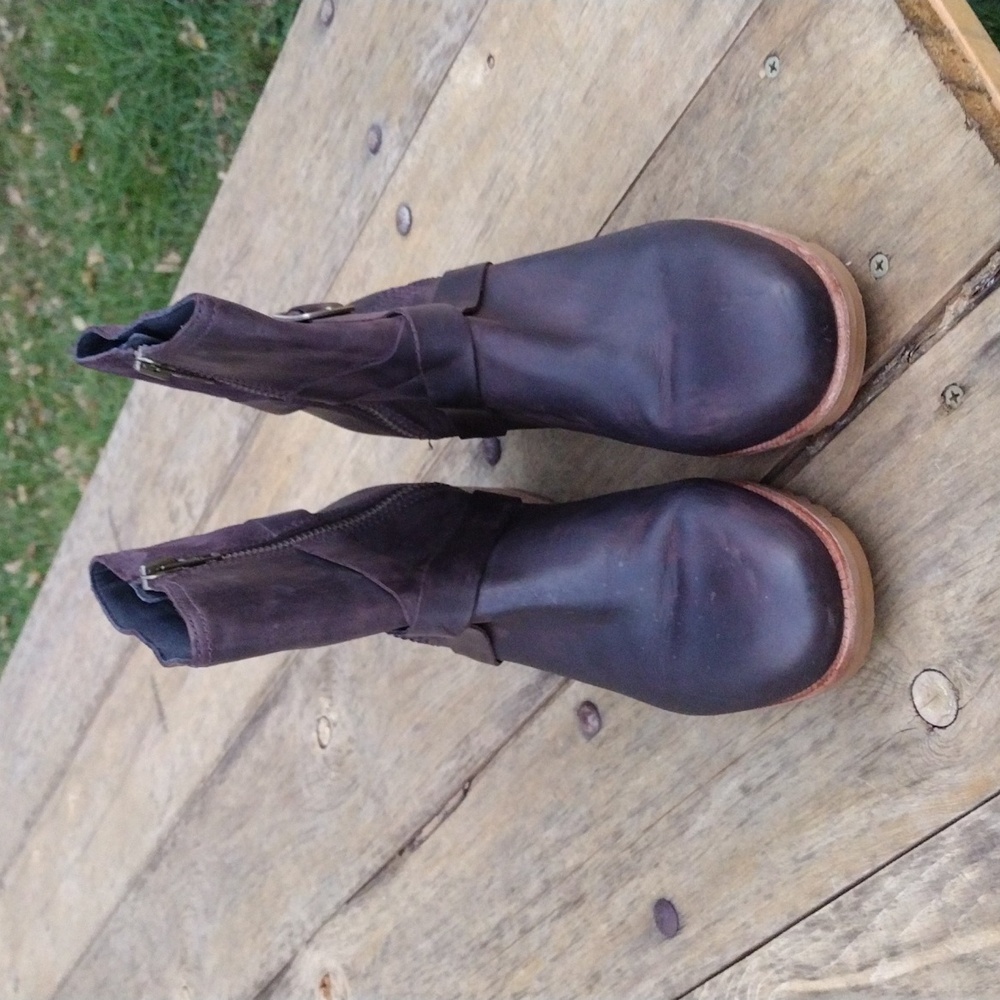 Sorel Cate Brown Leather Buckle Boots Women's Size 8.5
